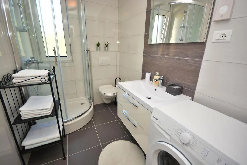 Apartment 2 With The Swimming Pool Turanj