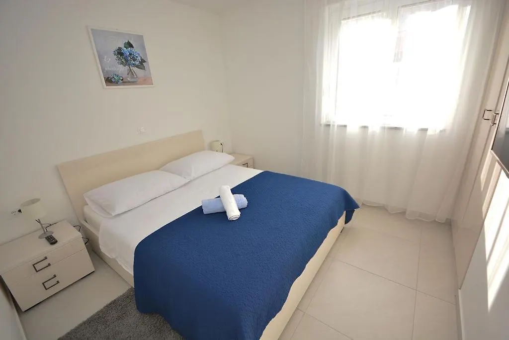 Apartment 2 With The Swimming Pool Turanj Croatia