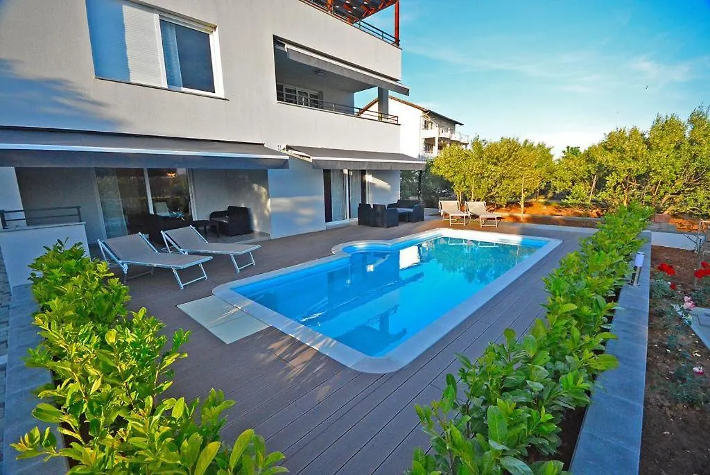 Apartment 2 With The Swimming Pool Turanj